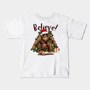 Believe in big foot Christmas Weird Funny Kids T-Shirt